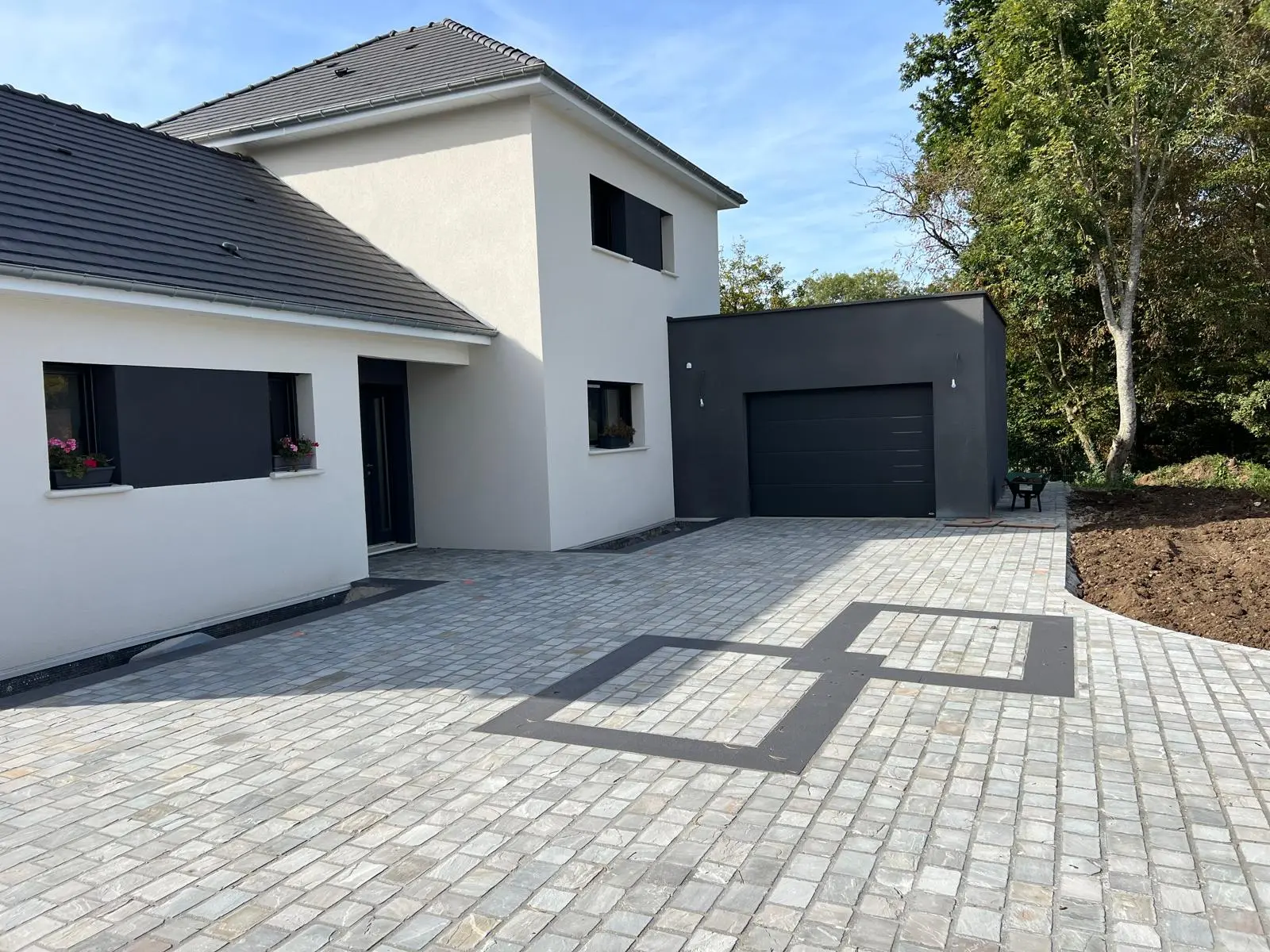 Ravalement de façade à Lisieux, Deauville et Caen par Signature Façade & Sol en Normandie dans le Calvados